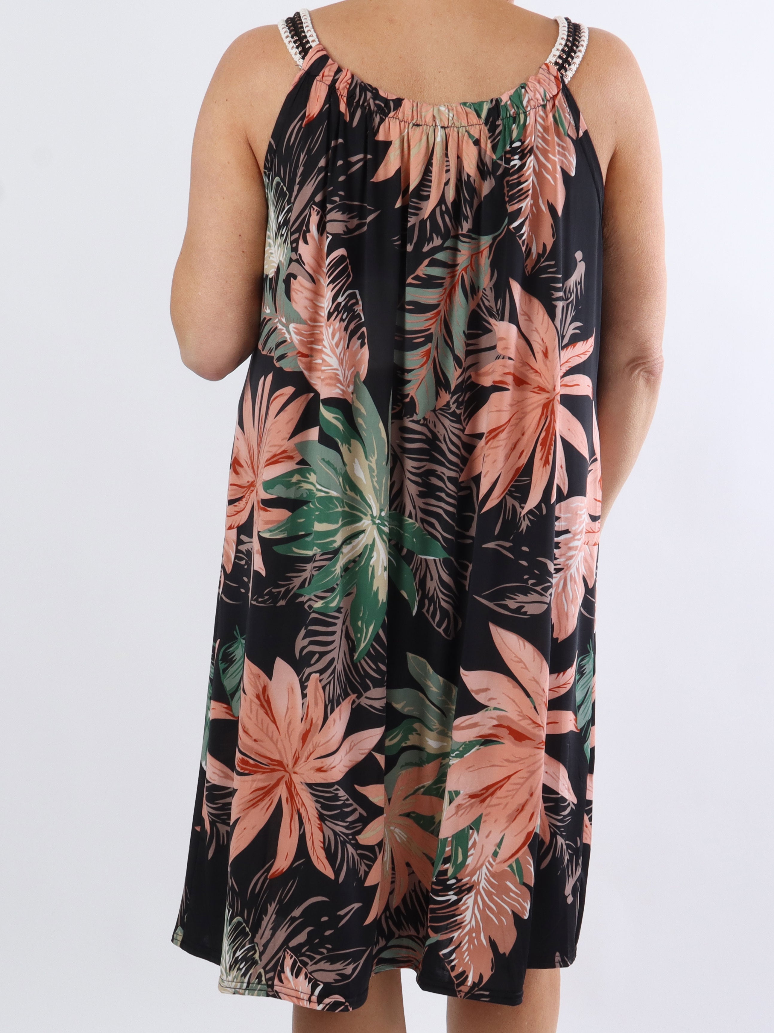 Asta Leaf - Elastisk plus size stropkjole med blomsterprint